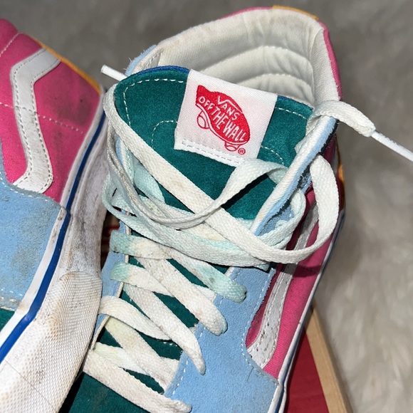 Vans - Picture 2 of 3